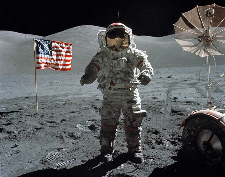 http://www.spacemartgifts.com/Last_Moon_Walk_Apollo17_640x480.jpg